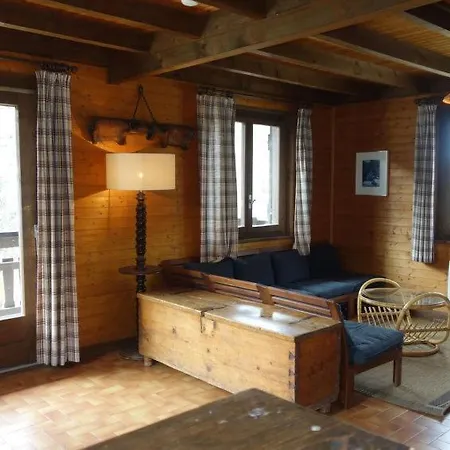 Sleeps 13 * Bionnay